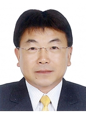 何育綺