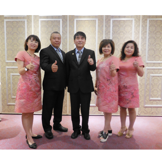 本會劉聰慧會長暨會務人員合照