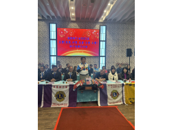 114.1219本會舉開第六次例會及聖誕晚會。